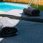 Paradise House: Piscina Privada, Playa 100m Villa *