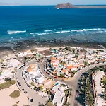 Paradise House: Piscina Privada, Playa 100m Villa Corralejo