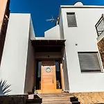 Paradise House: Piscina Privada, Playa 100m Villa *