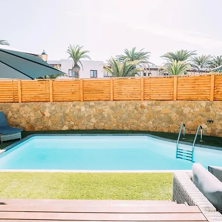 Paradise House: Piscina Privada, Playa 100m Villa *