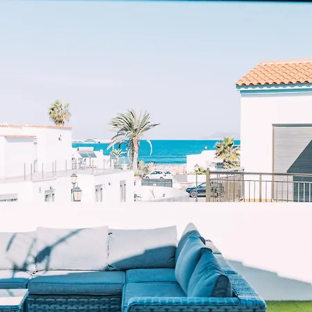 Paradise House: Piscina Privada, Playa 100m Villa