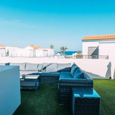 Villa Paradise House: Piscina Privada, Playa 100m Corralejo