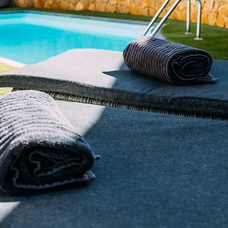 Paradise House: Piscina Privada, Playa 100m Villa *