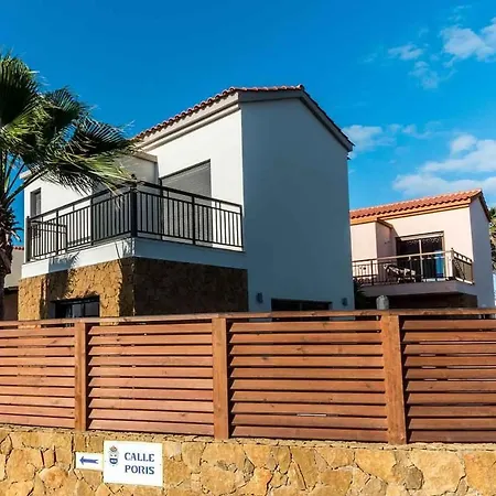 Paradise House: Piscina Privada, Playa 100m Villa