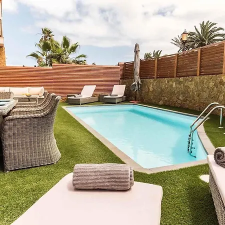 Paradise House: Piscina Privada, Playa 100m Corralejo