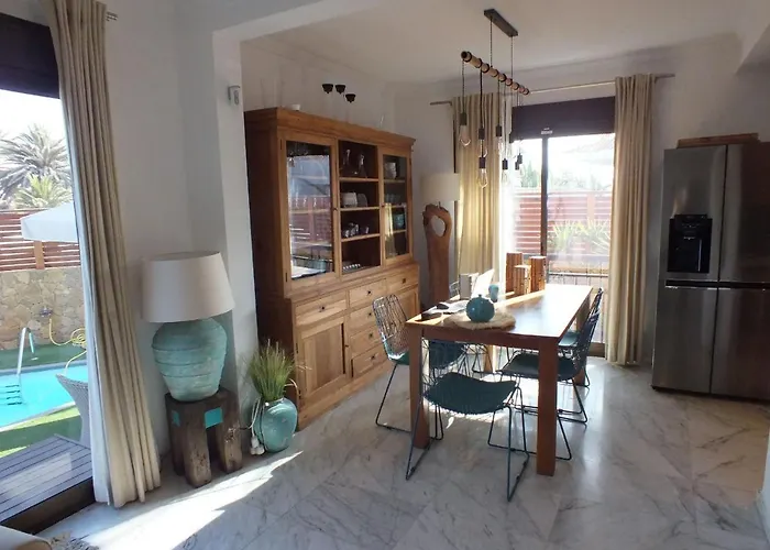 Paradise House: Piscina Privada, Playa 100m *