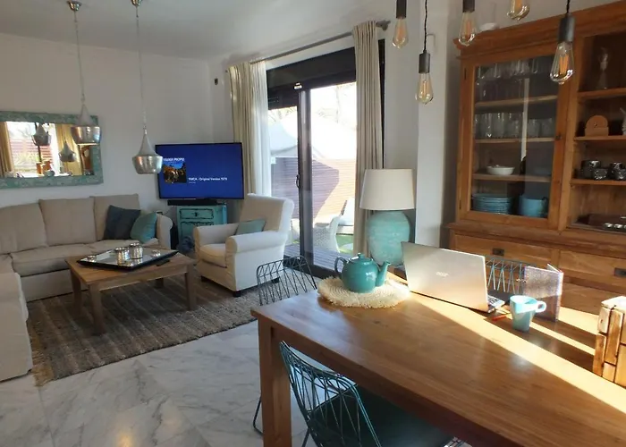 Paradise House: Piscina Privada, Playa 100m *