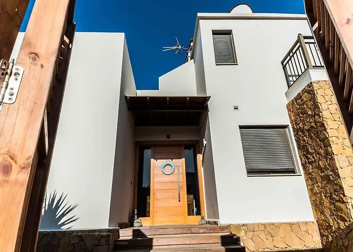 Paradise House: Piscina Privada, Playa 100m Villa *